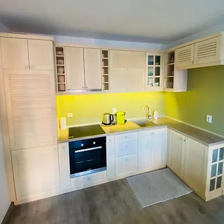Sea Garden Apartment, Excellent Location With Free Parking Apartment Burgas City