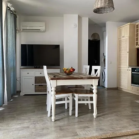 Sea Garden Apartment, Excellent Location With Free Parking Бургас